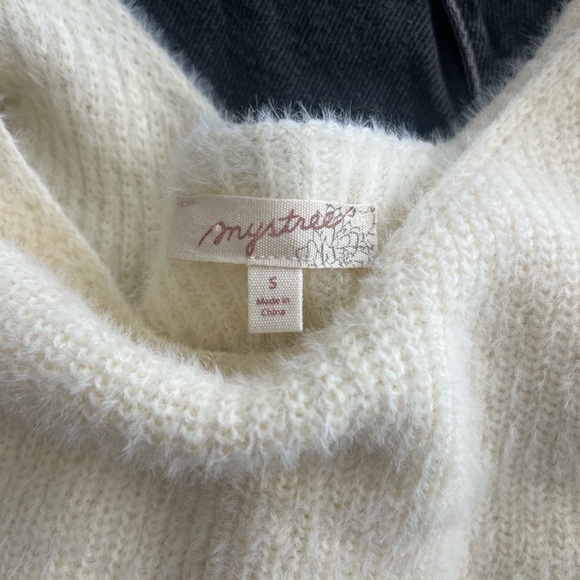 Cream sweater tank top size small - Picture 2 of 2